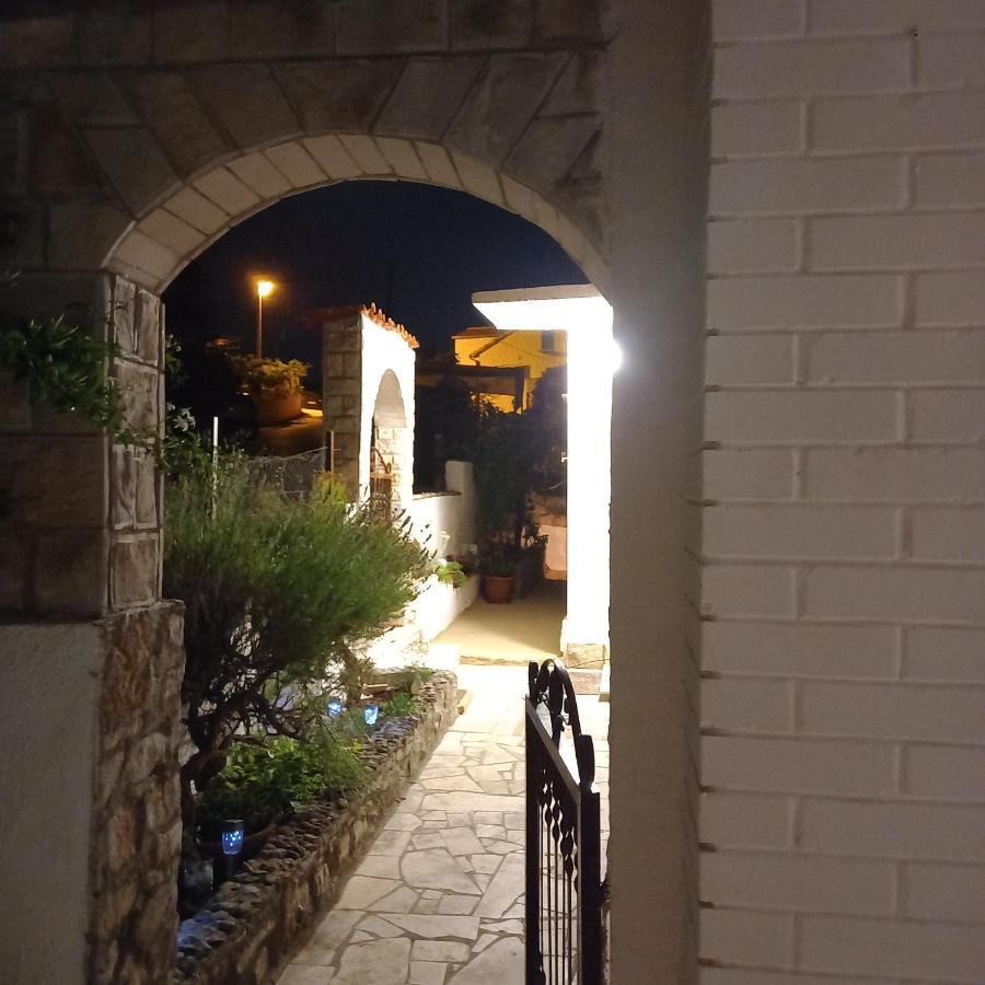 Kuca Za Odmor Skalina - Sea View Βίλα Splitska Εξωτερικό φωτογραφία